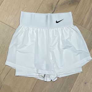 *SOLD*Nike Court ADV shorts